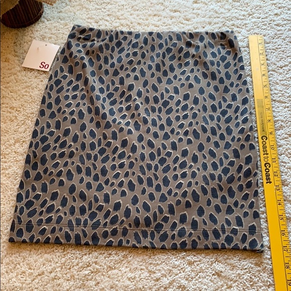 5/$25❗️Tulip hem skirt - Picture 4 of 8